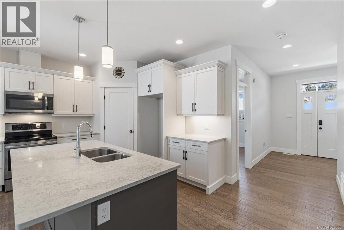 3825 Marjorie Way property photo