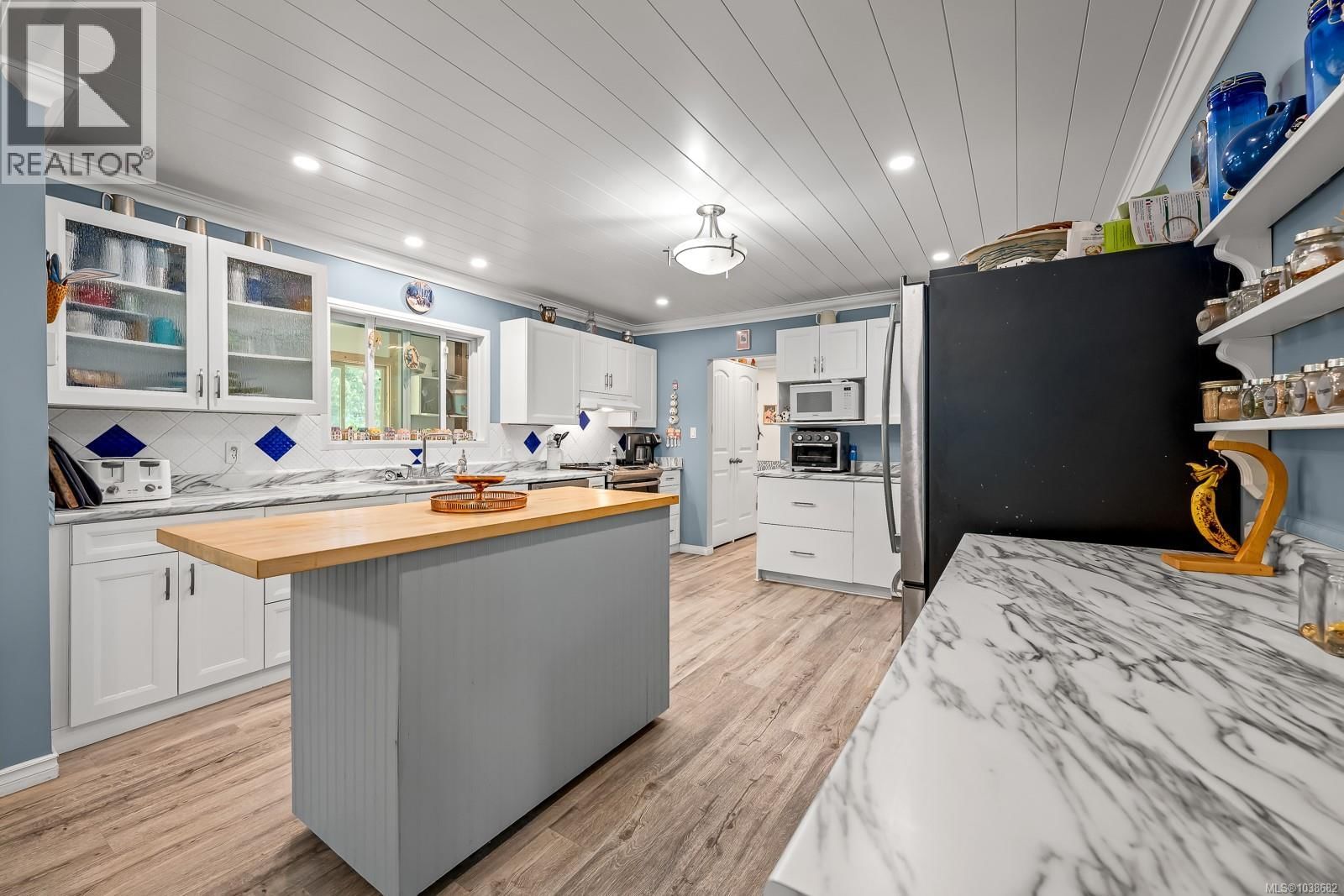 2468 Endall Road property photo