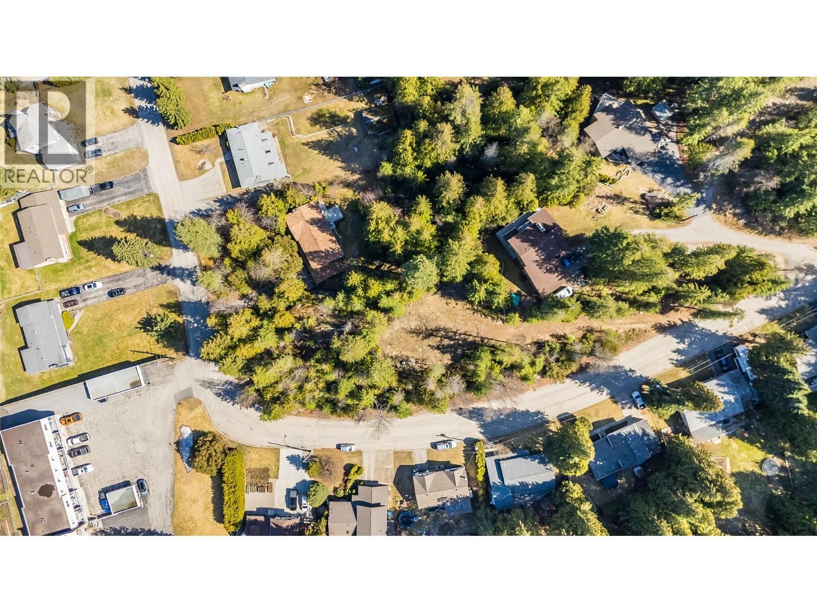 1428 Meadowbrook Drive, Castlegar, British Columbia V1N 3L9