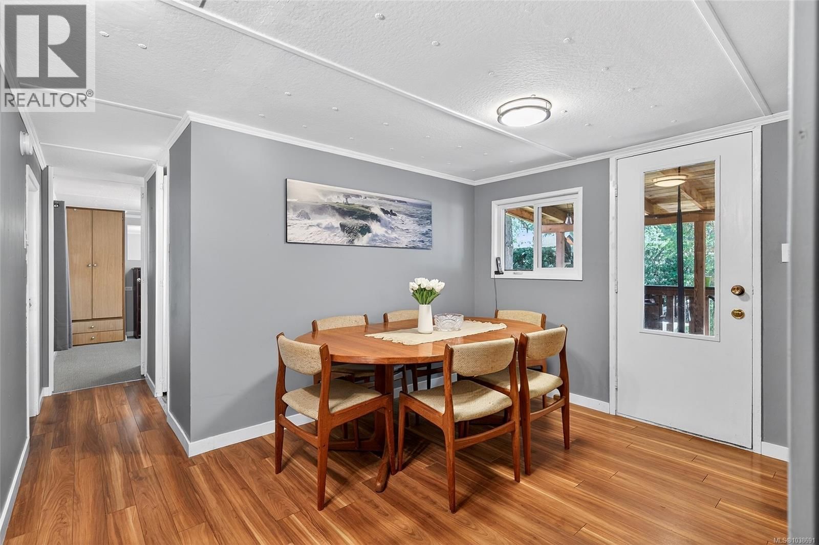 695 Barclay Crescent property photo