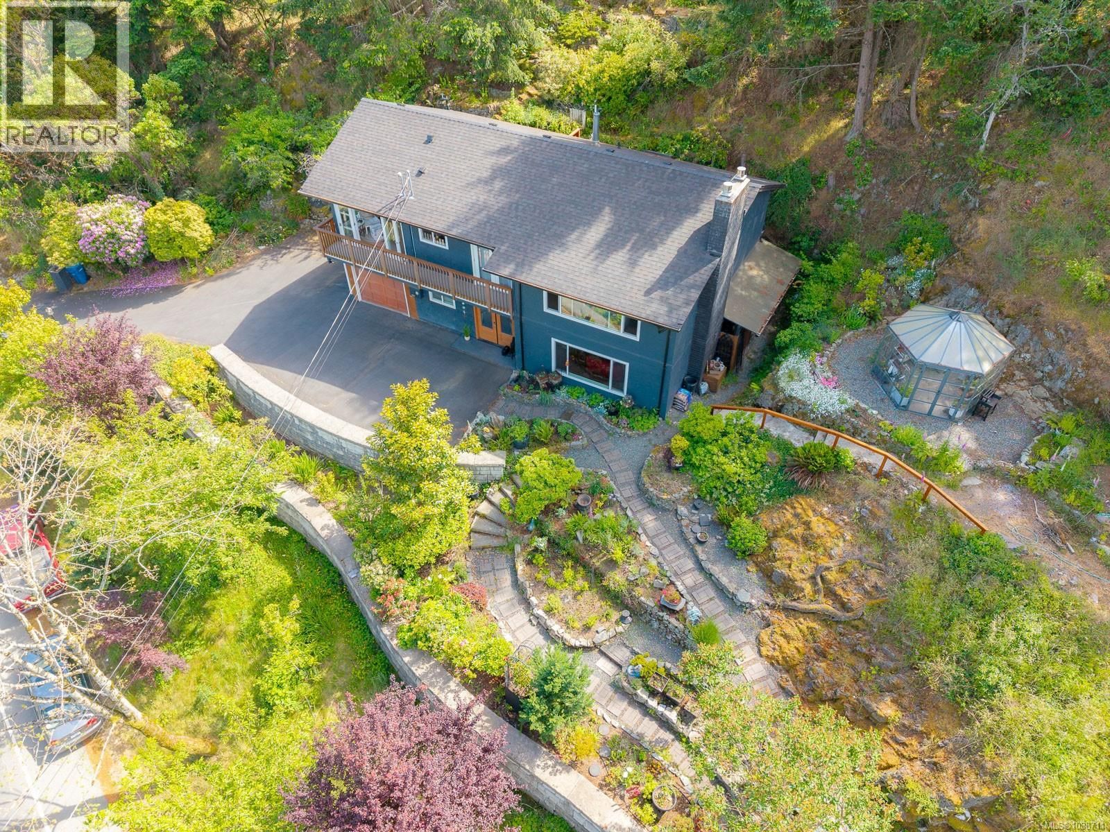 3583 Hammond Bay Road property photo
