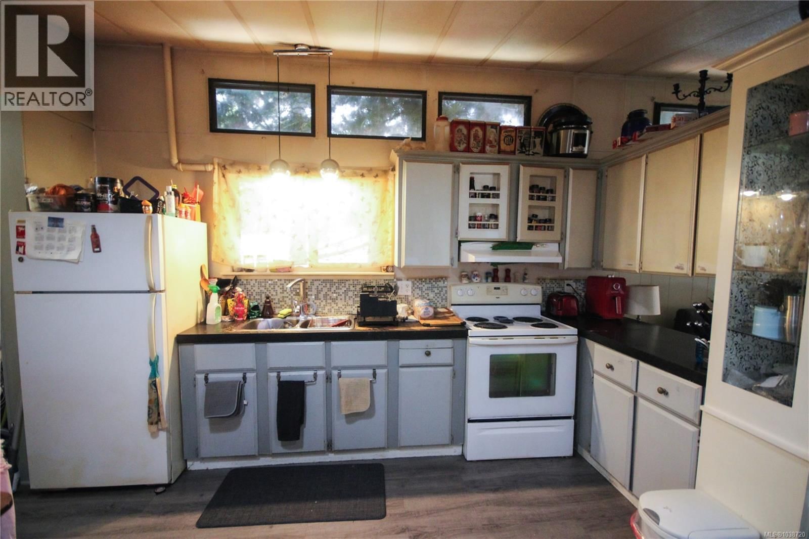 71 971 Douglas Avenue property photo