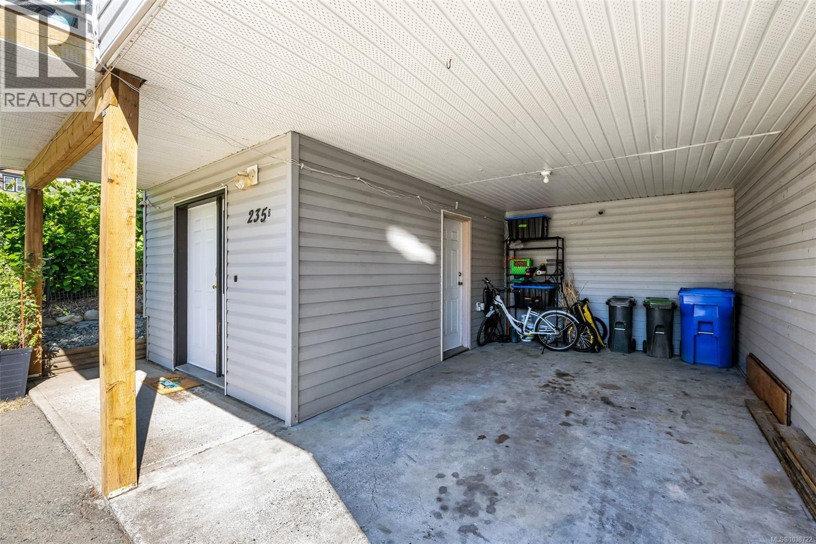 B 235 North Shore Road property photo