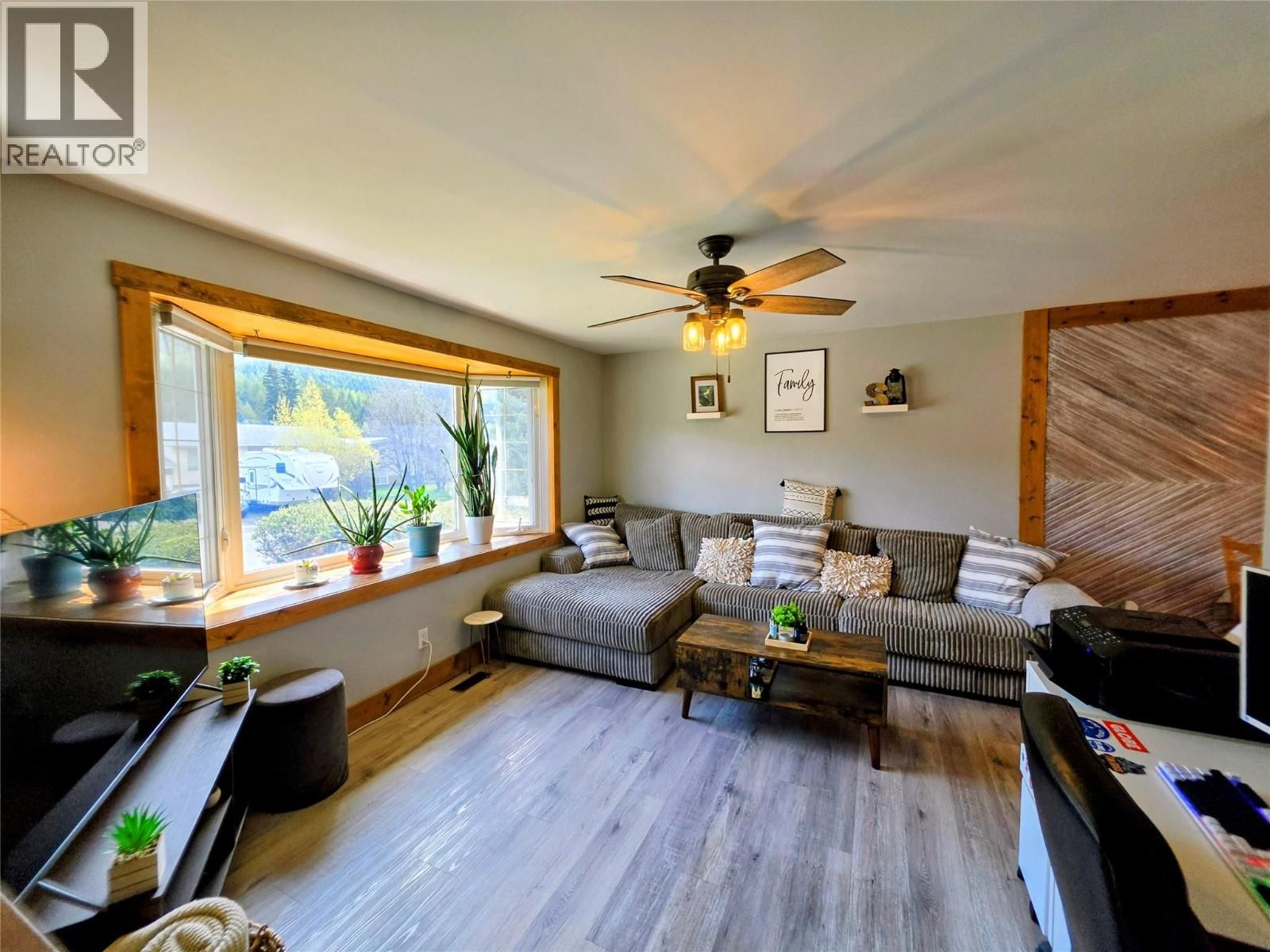 457 Mountain Ash Crescent property photo