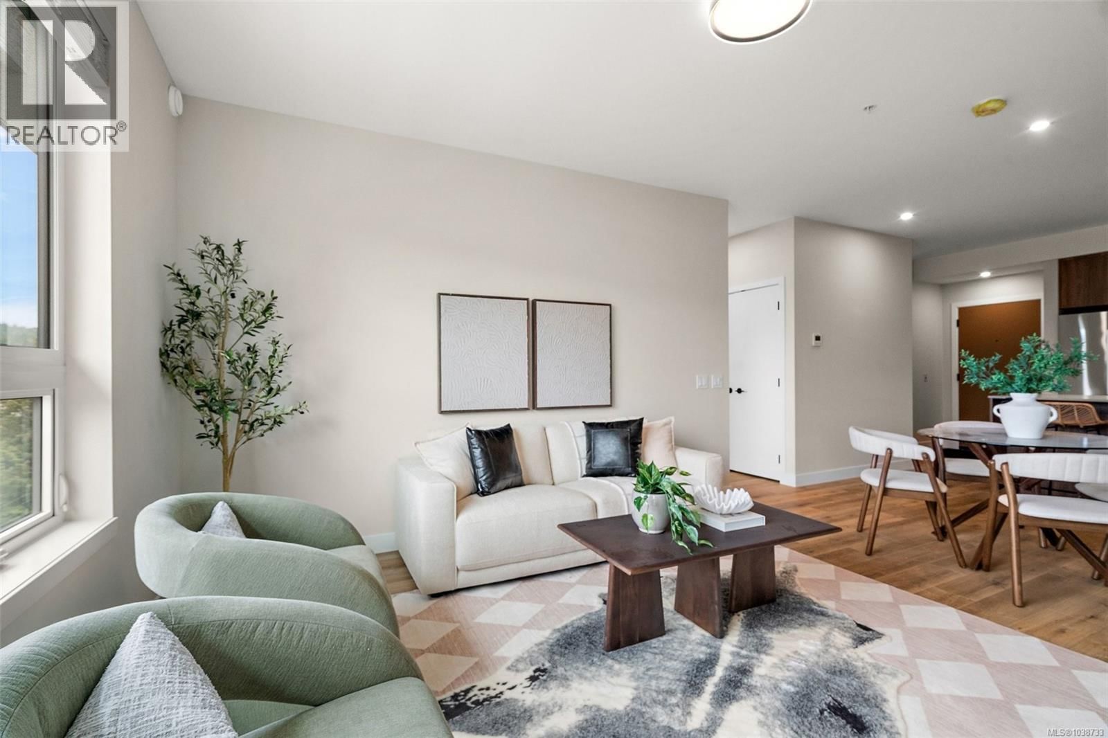 213 2881 Leigh Road property photo