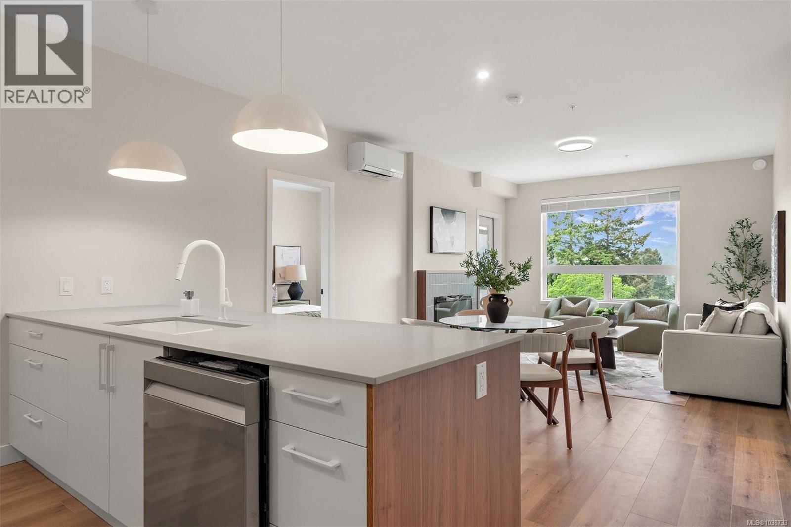 213 2881 Leigh Road property photo