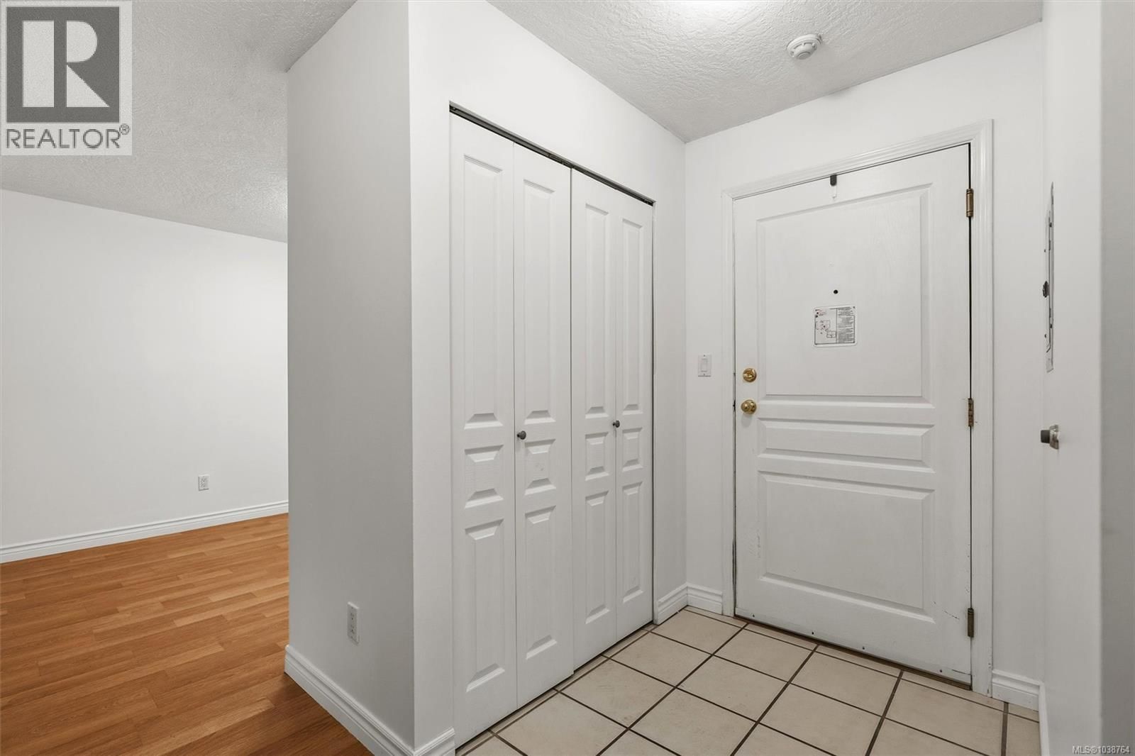 112 894 Vernon Avenue property photo