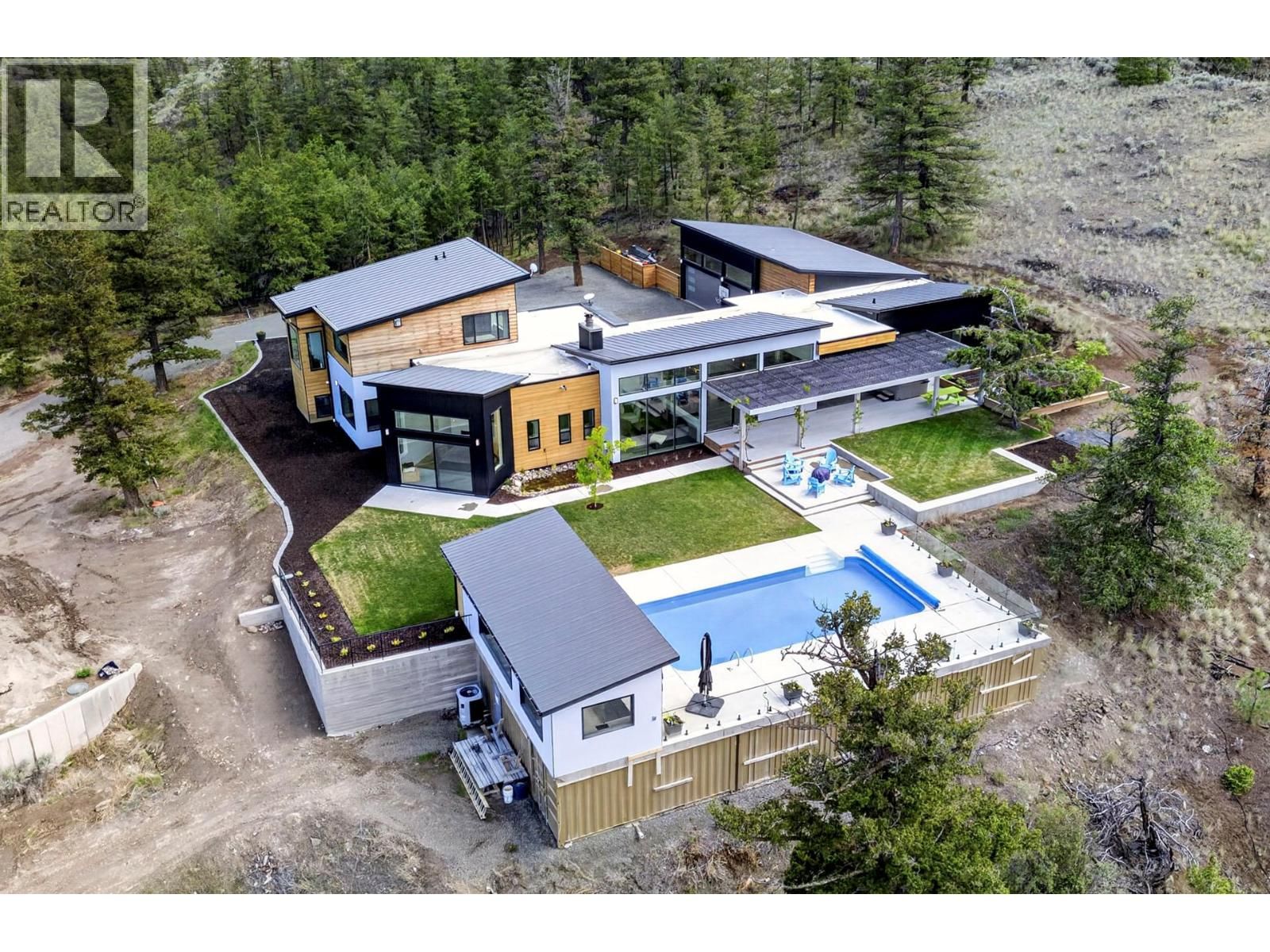 879 Deer Drive, Kamloops, British Columbia V1S 1Z9