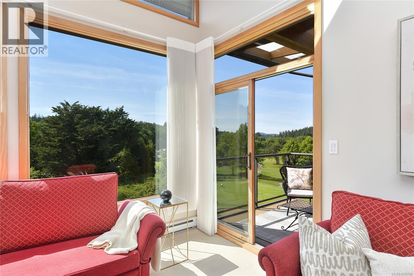 403 5327 Cordova Bay Road property photo