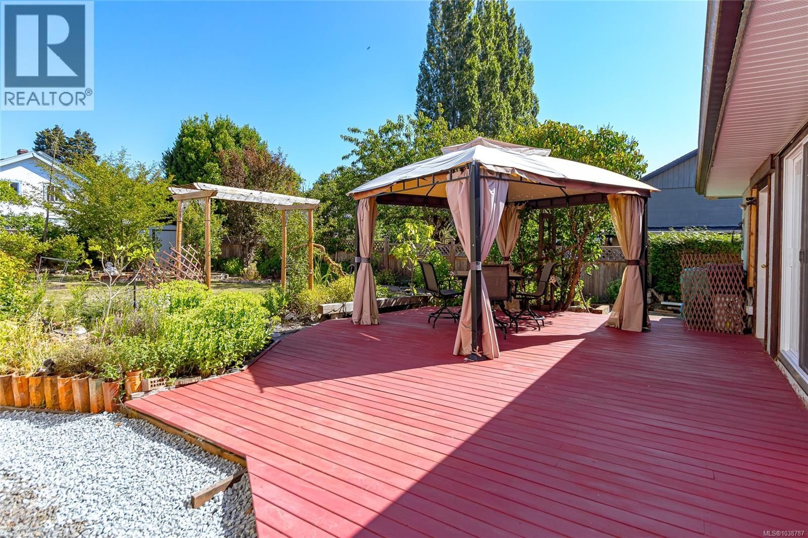 862 Canterbury Road property photo