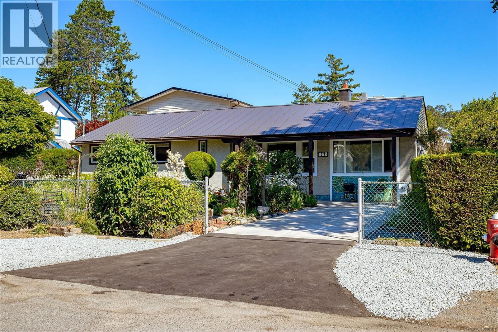 862 Canterbury Road property photo