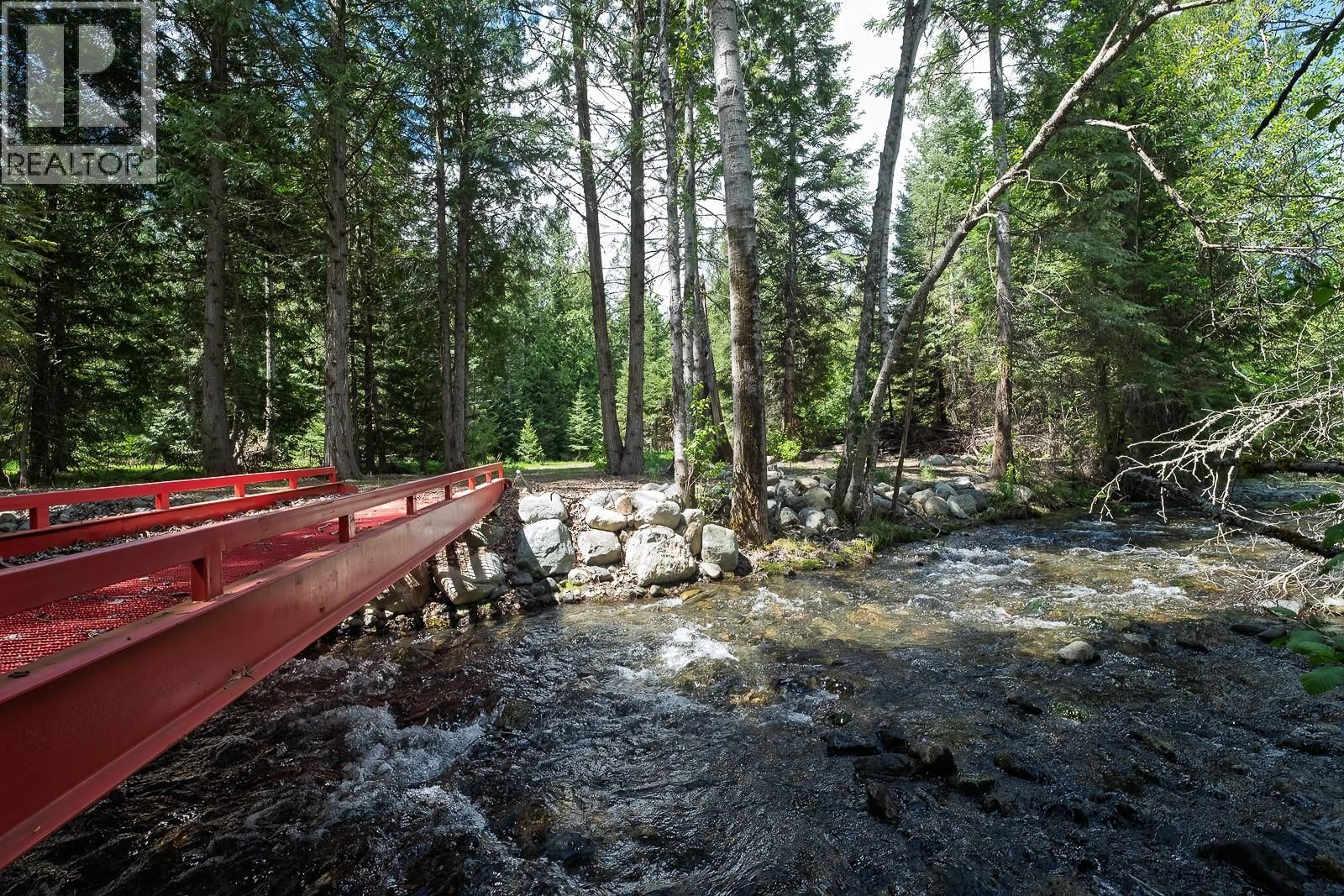  HIGHWAY 22 Highway, Rossland, British Columbia V0G 1Y0