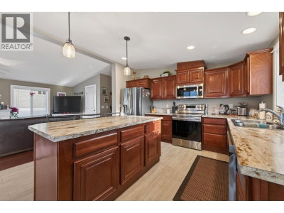 768 SHUSWAP E Road | Kamloops British Columbia | Slide Image Nine