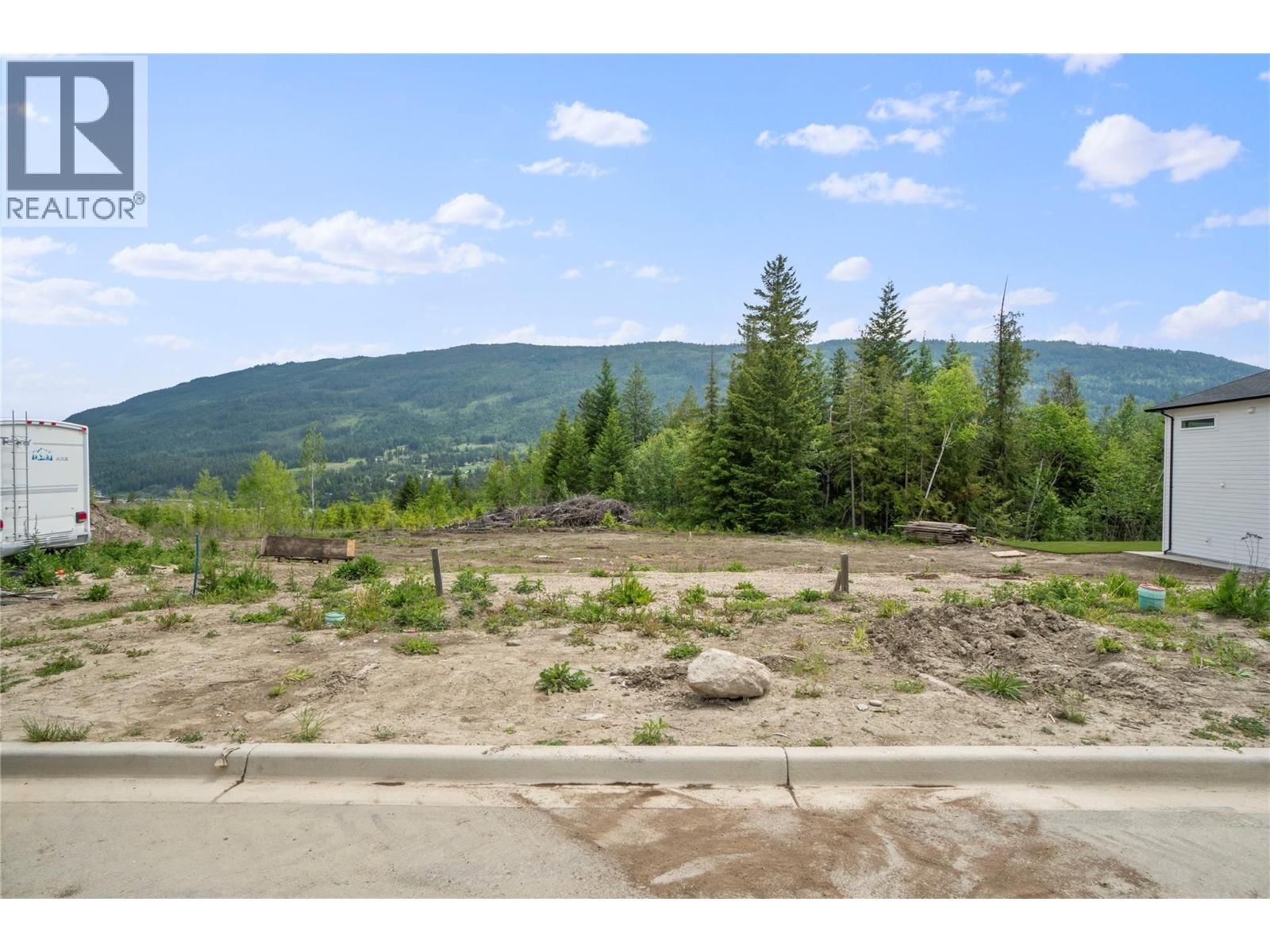 6820 42 Street Northeast, Salmon Arm, British Columbia V0E 1K0
