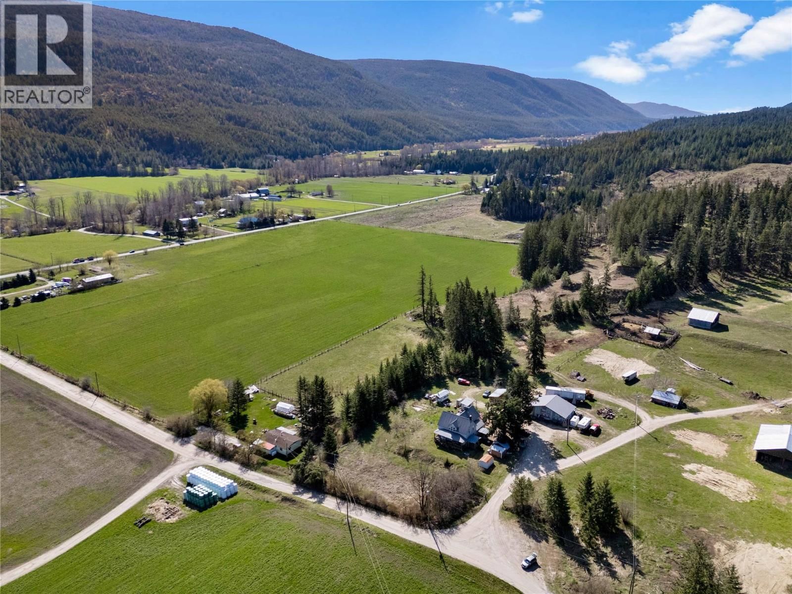 3135 Edes Road, Salmon Arm, British Columbia V1E 3E9