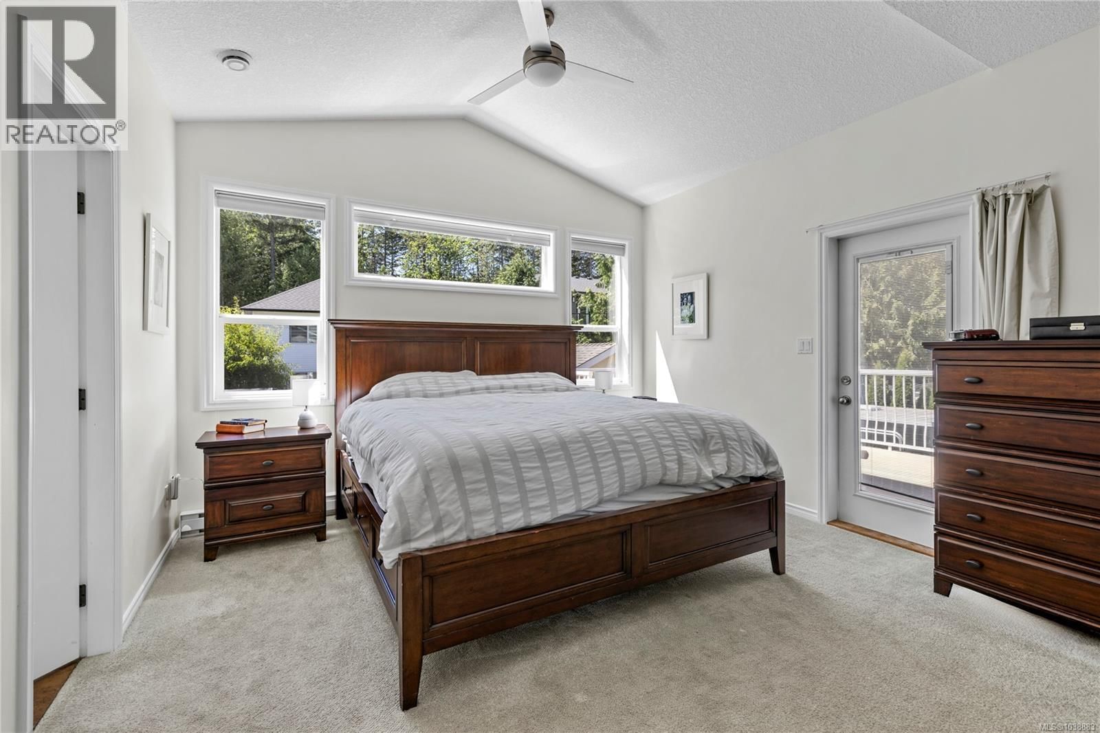 869 Linwood Lane property photo
