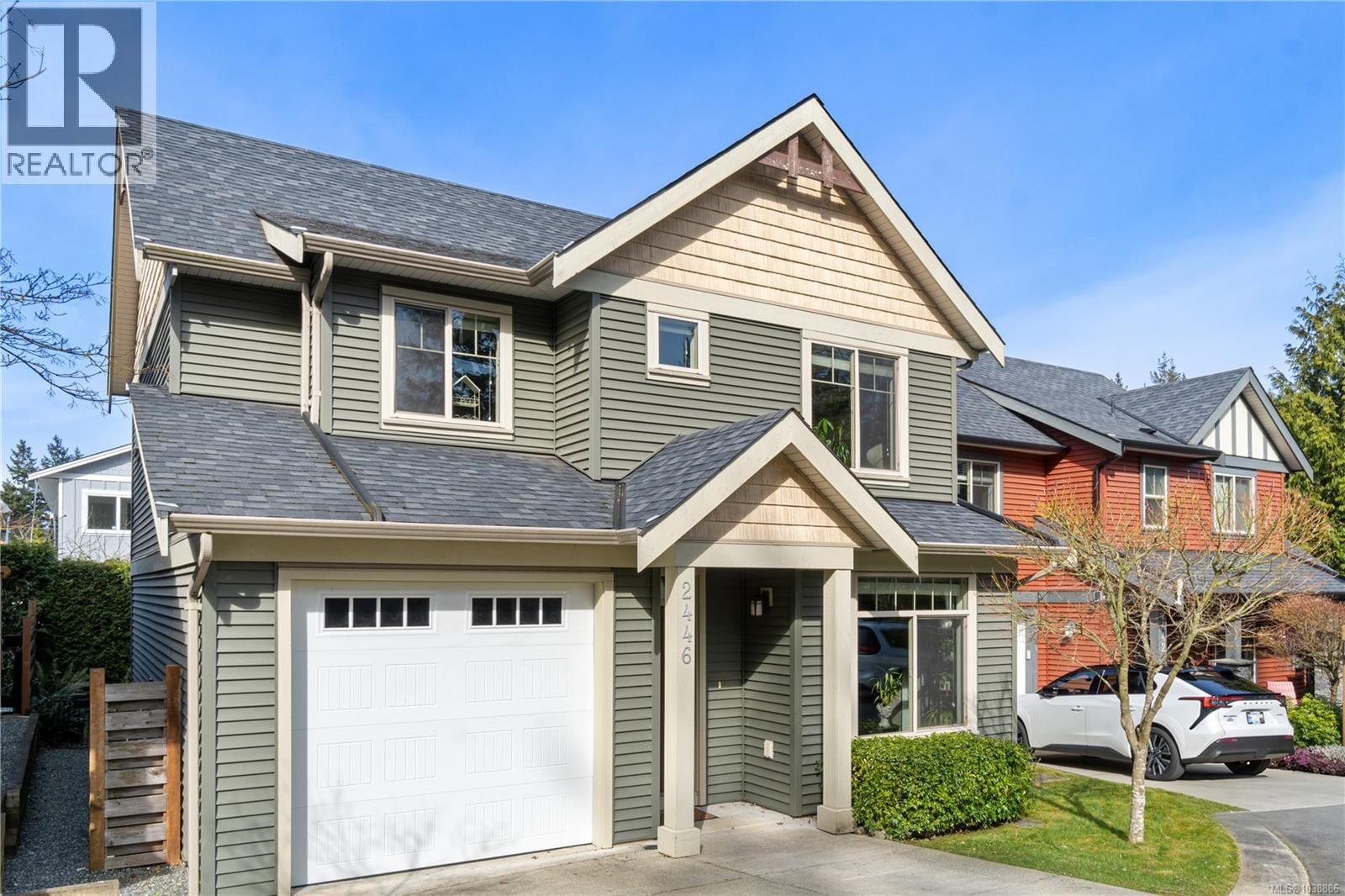 2446 York Crescent