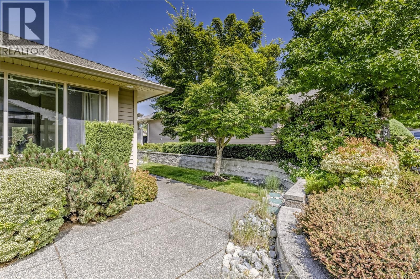 102 4466 Stonebridge Place property photo
