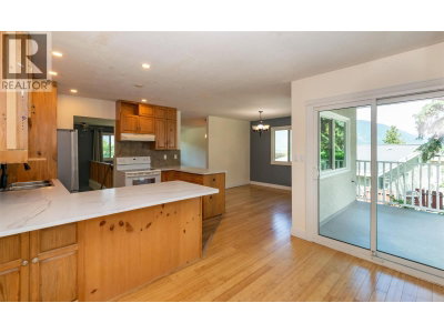 1791 27 Avenue Northeast | Salmon Arm British Columbia | Slide Image Fifteen