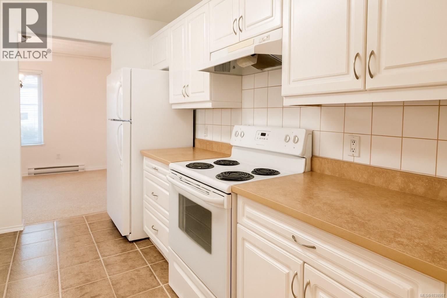 207 2568 Dingwall Street property photo