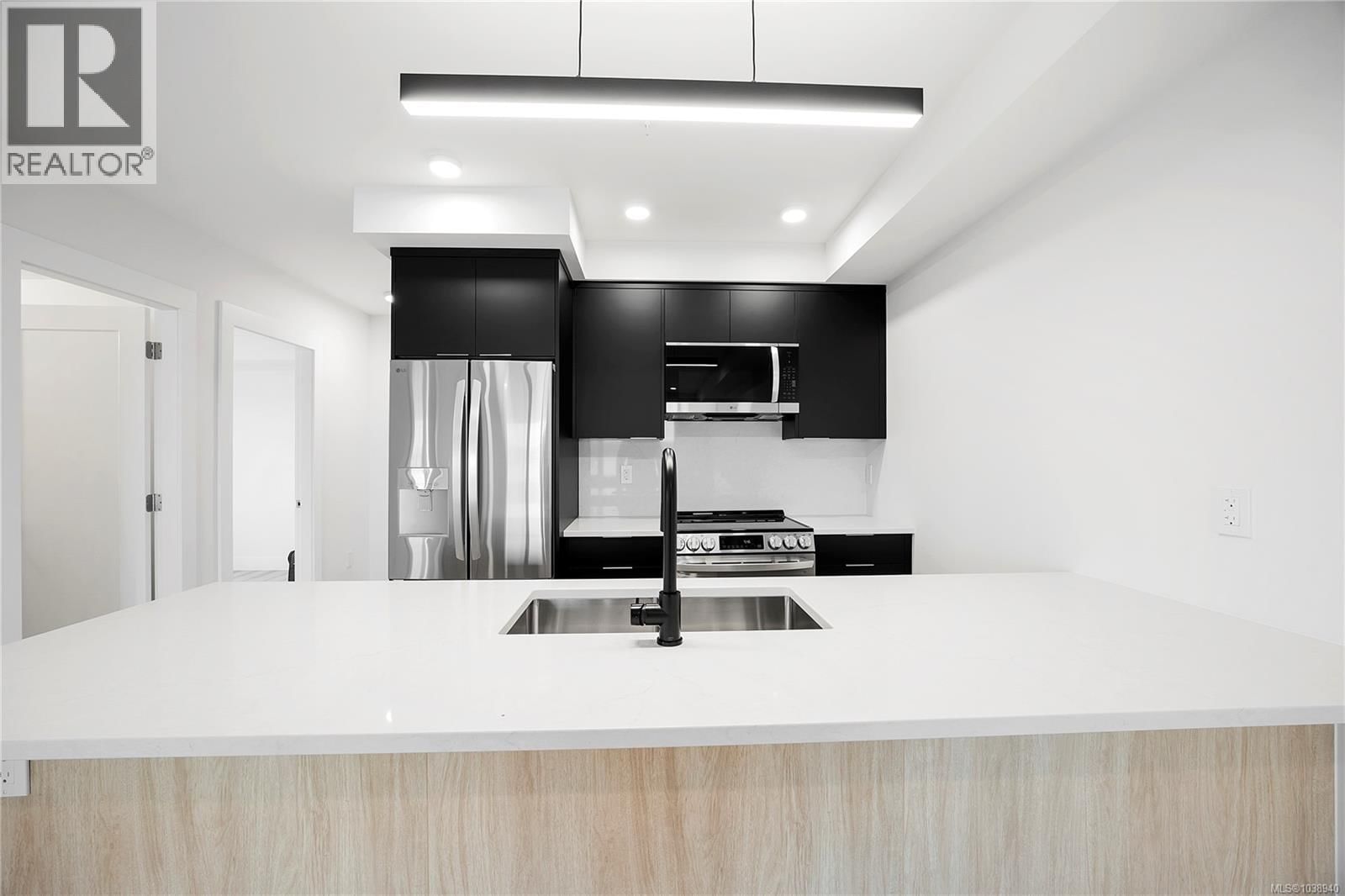 505 45 Haliburton Street property photo