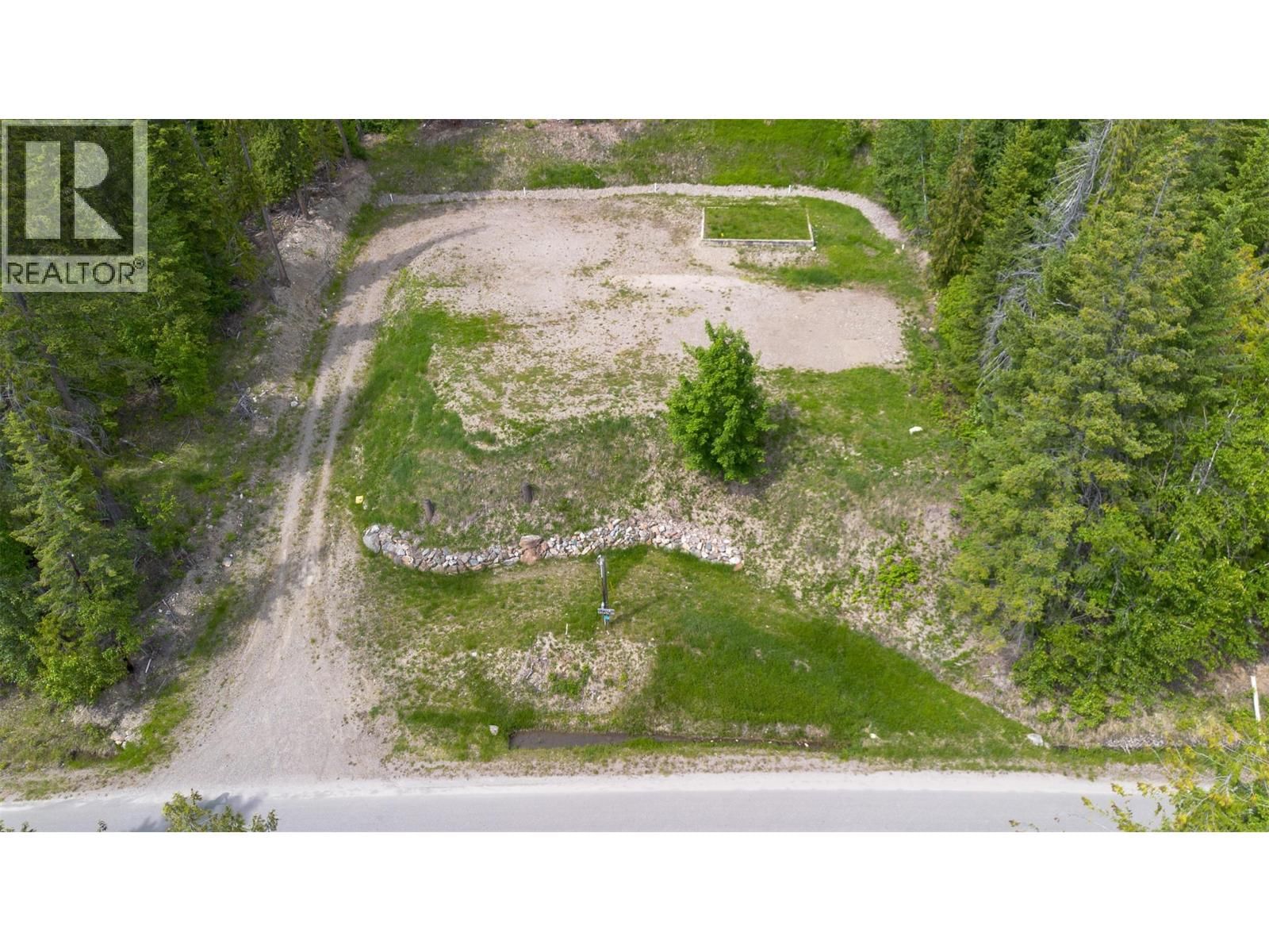 7503 Estate Drive, Anglemont, British Columbia V0E 1M8
