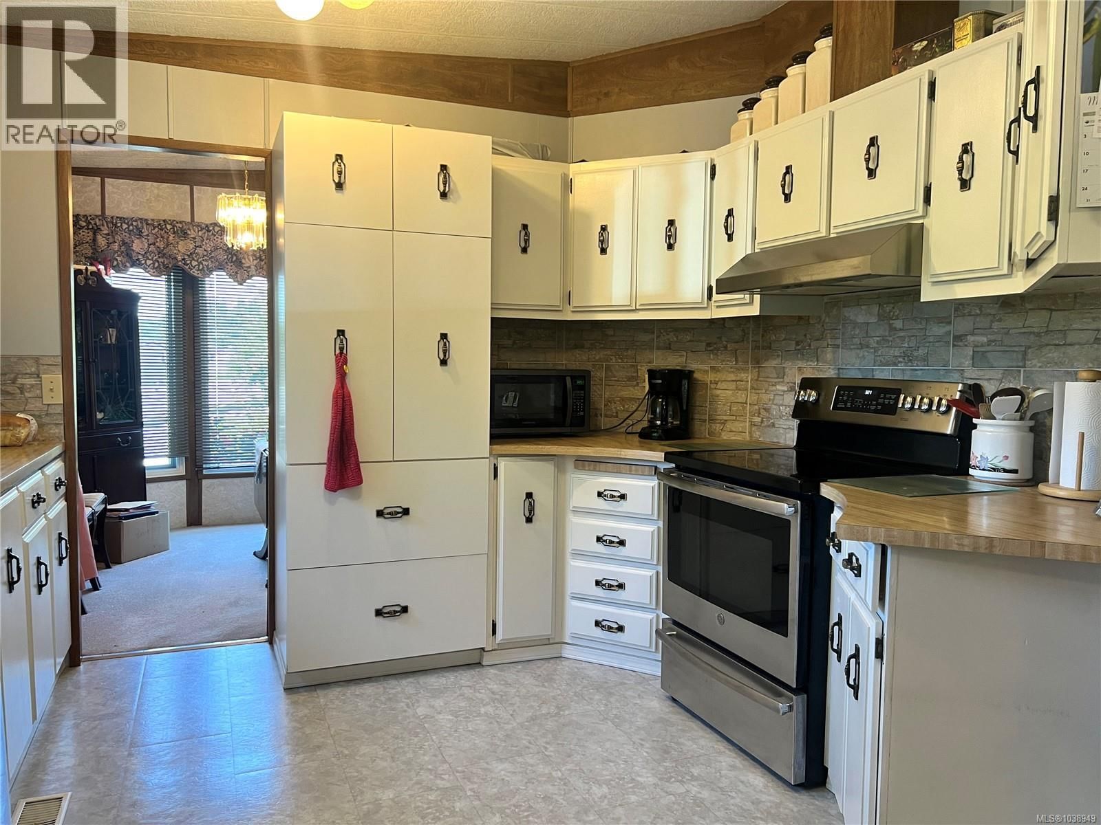 13 5150 Christie Road property photo