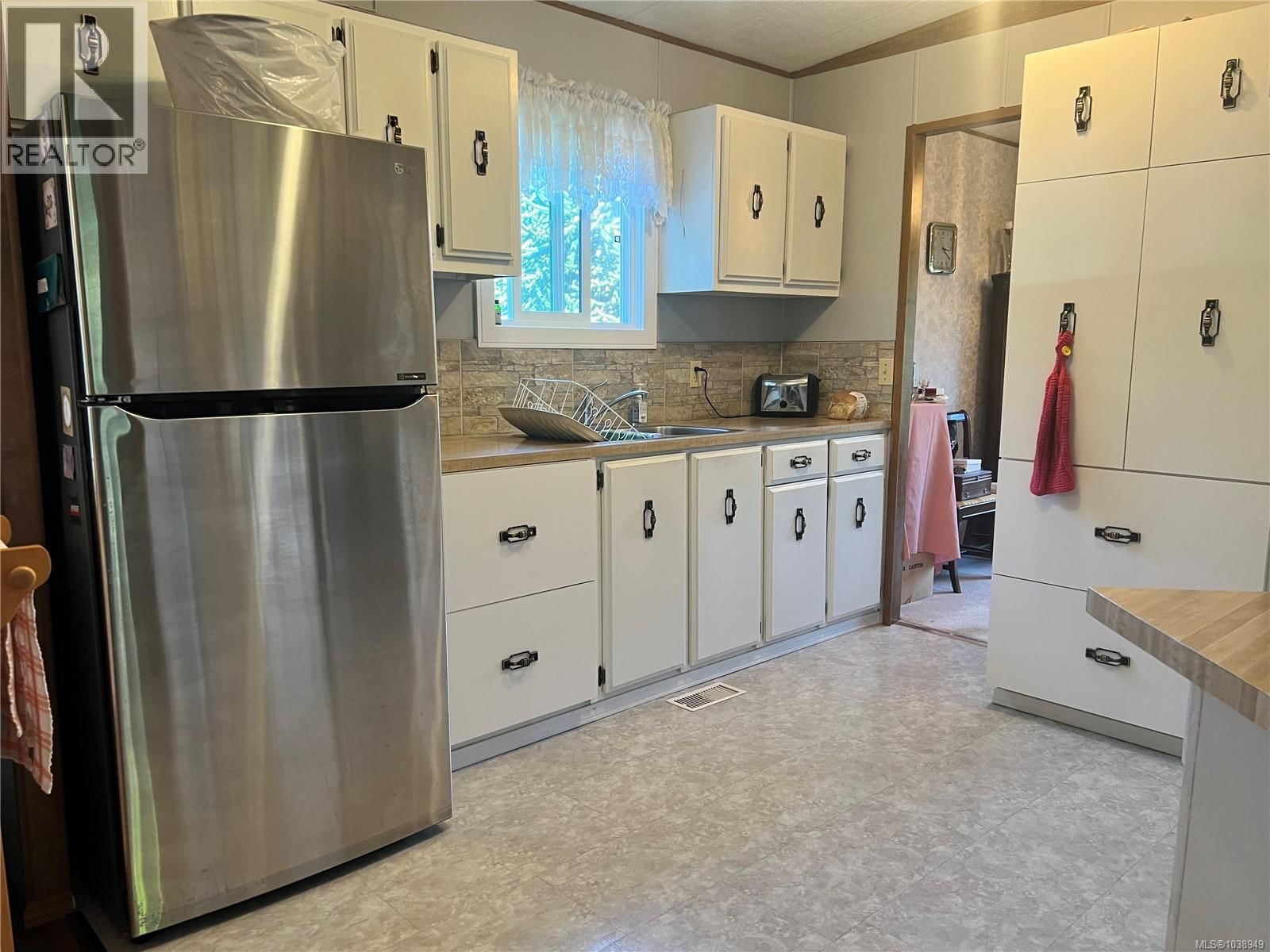 13 5150 Christie Road property photo