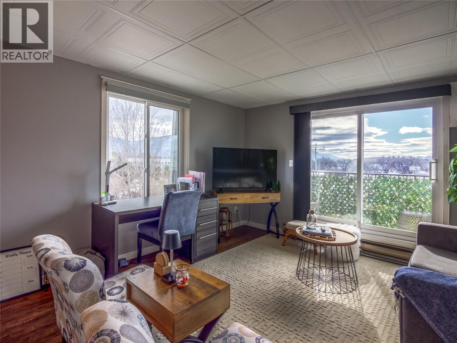 922 Dynes Avenue, Penticton, British Columbia V2A 7X7