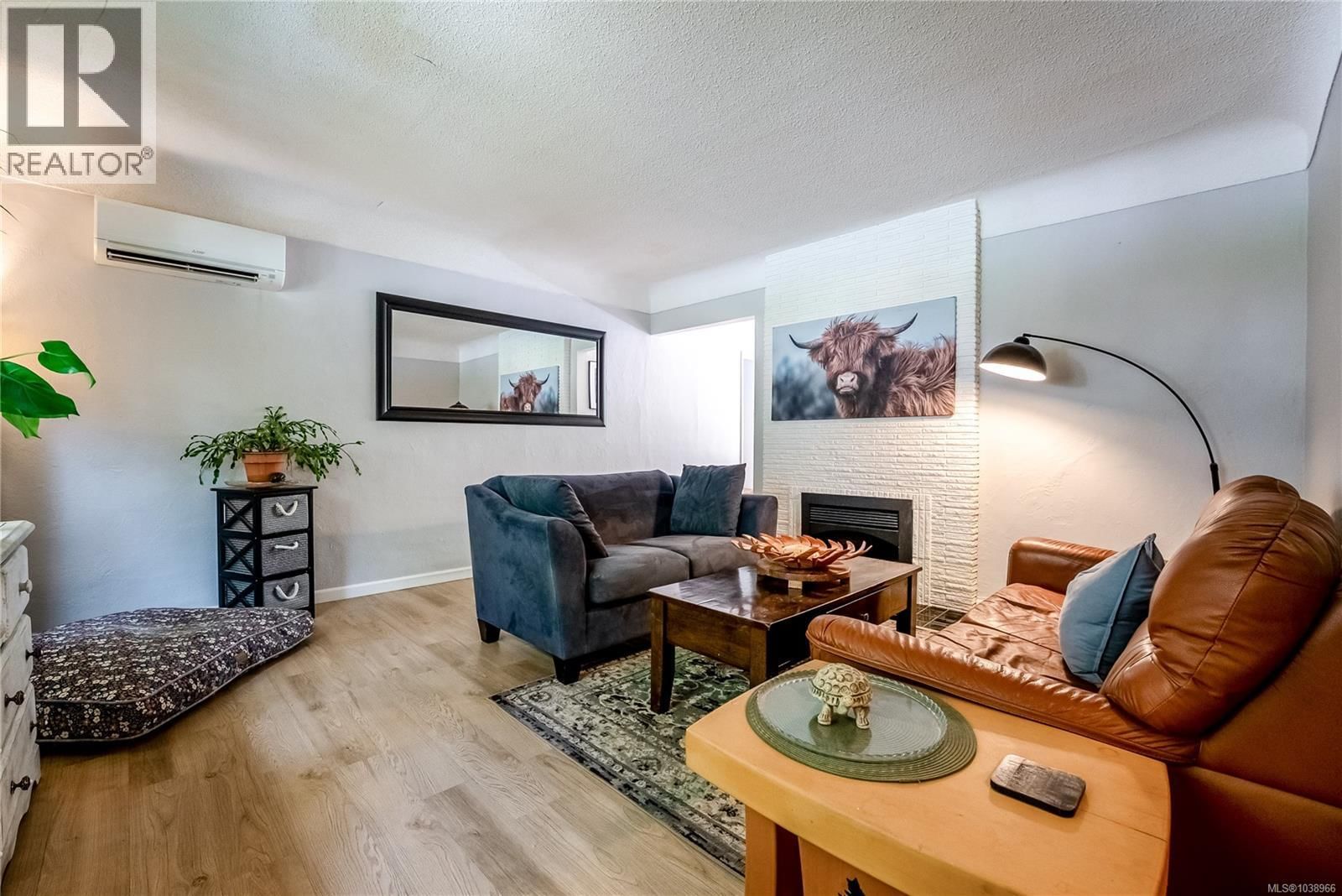 1663 Freeman Avenue property photo
