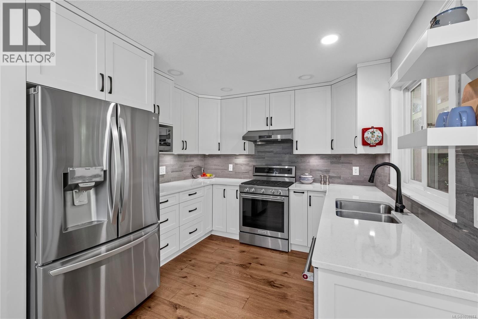 683 Gaetjen Street property photo