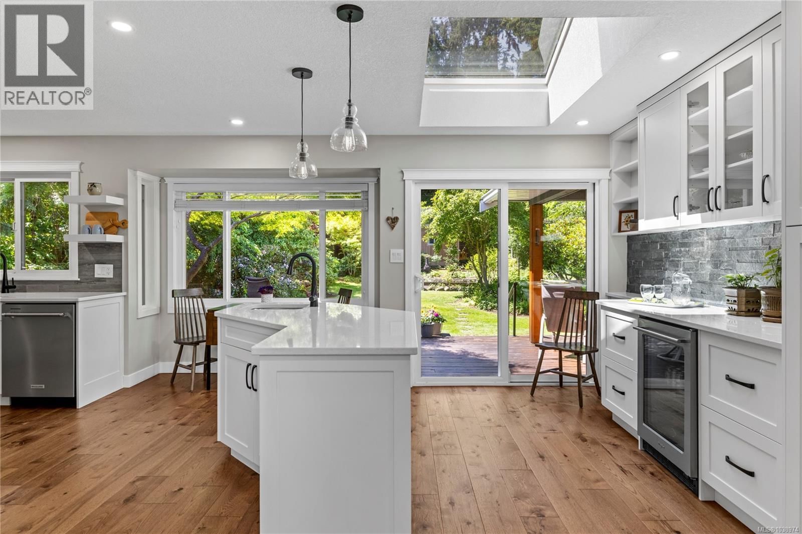 683 Gaetjen Street property photo