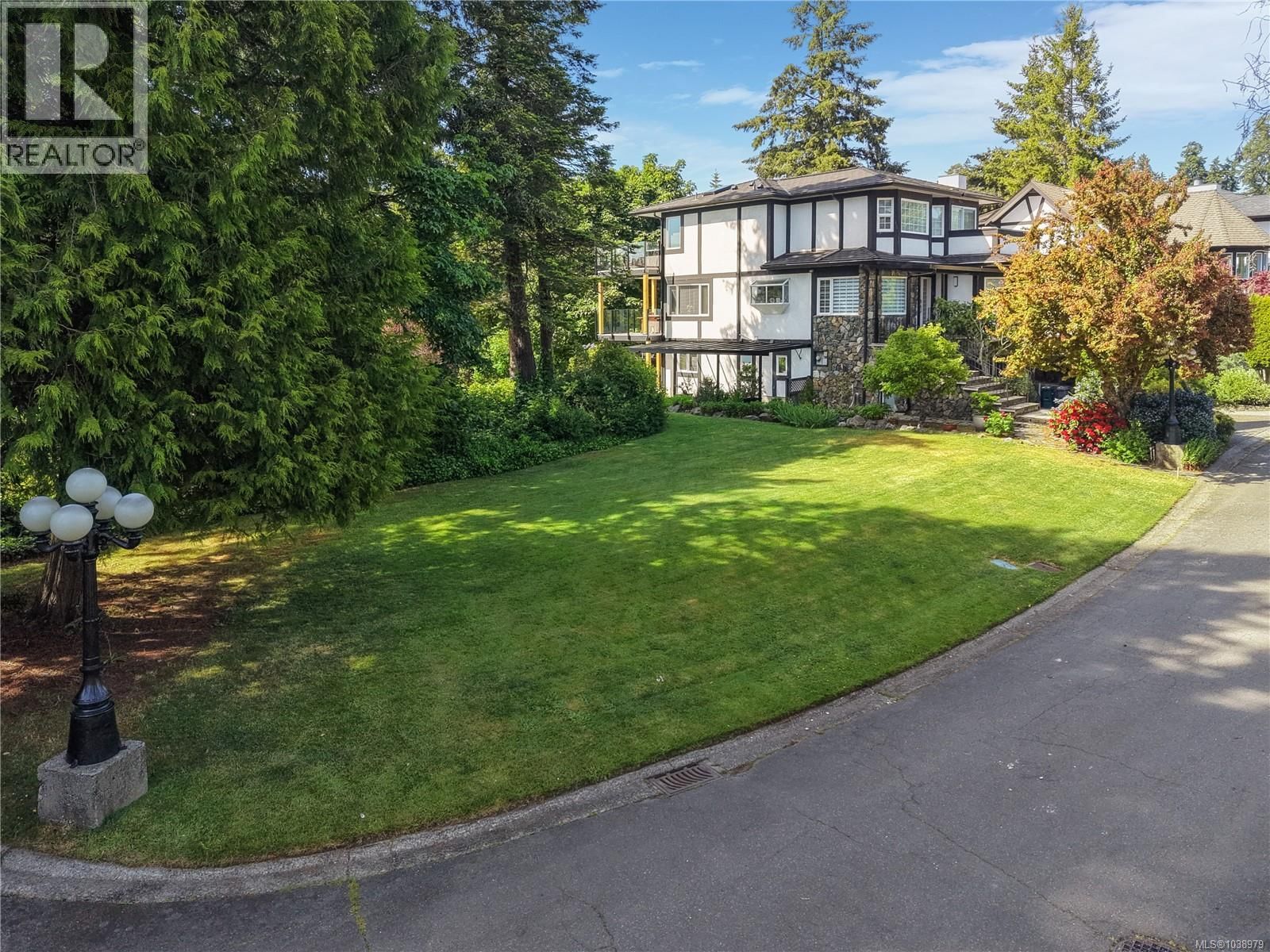 10 Governors Point Road, View Royal, British Columbia V9B 5L8