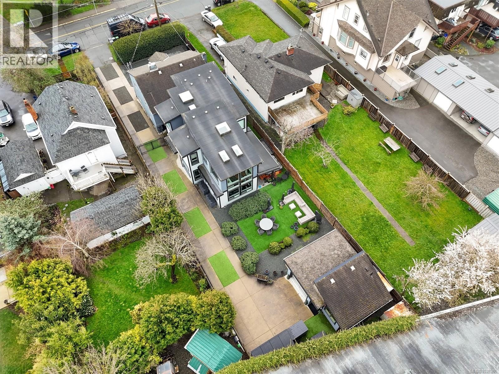 838 Old Esquimalt Road property photo