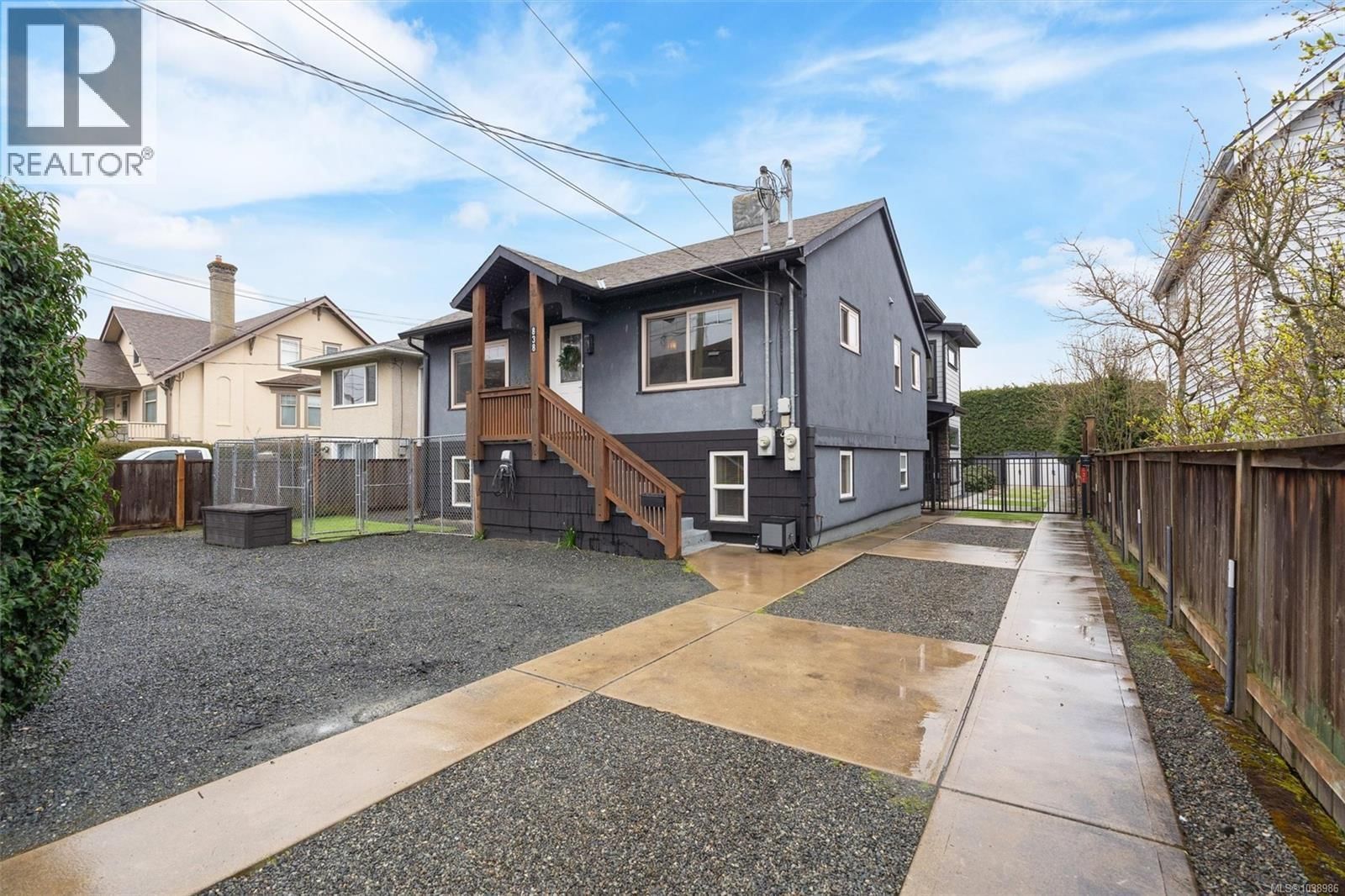 838 Old Esquimalt Road property photo