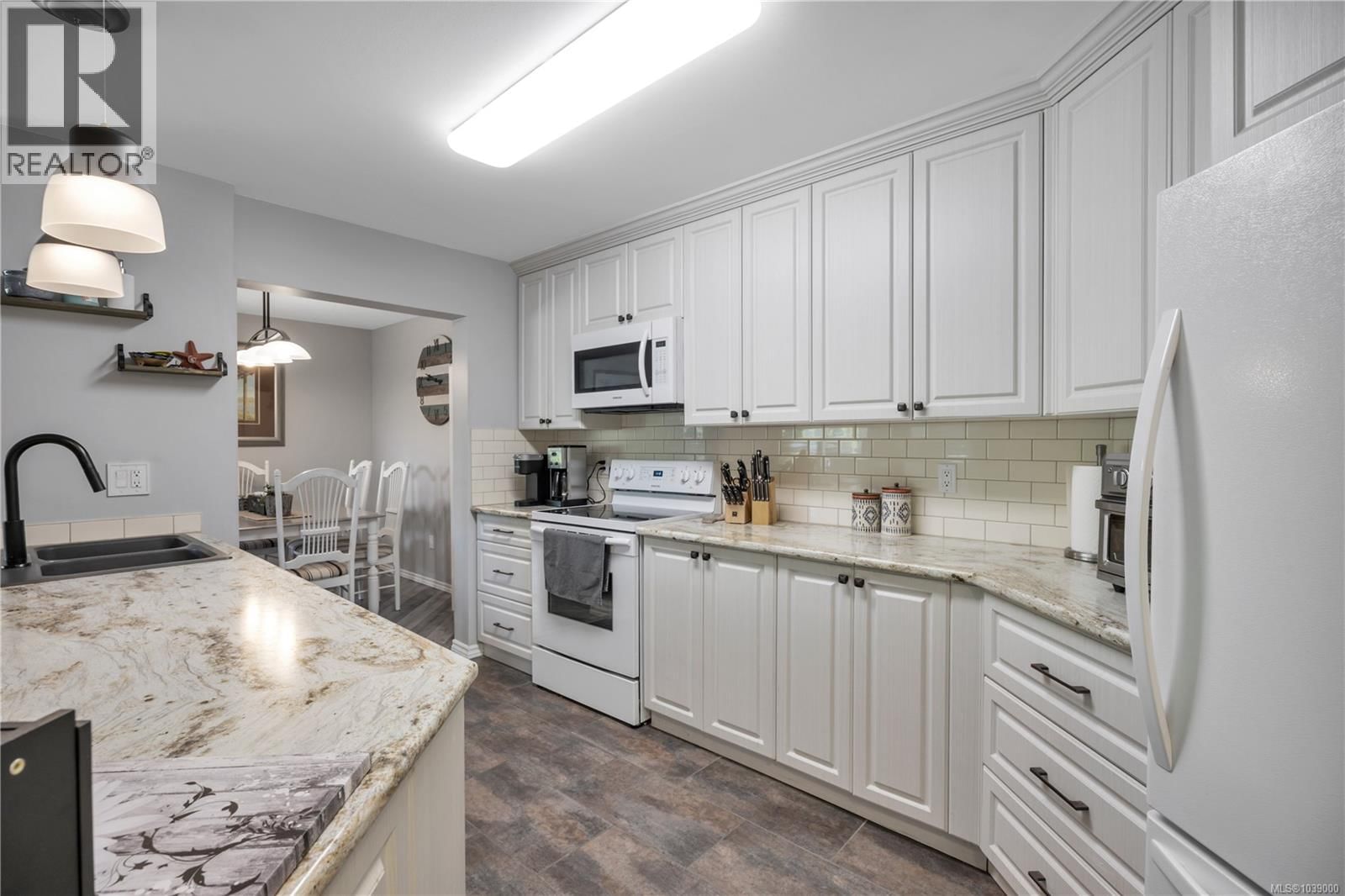 204 770 Poplar Street property photo