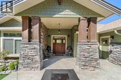 1581 20 Street Northeast | Salmon Arm British Columbia | Slide Image Two