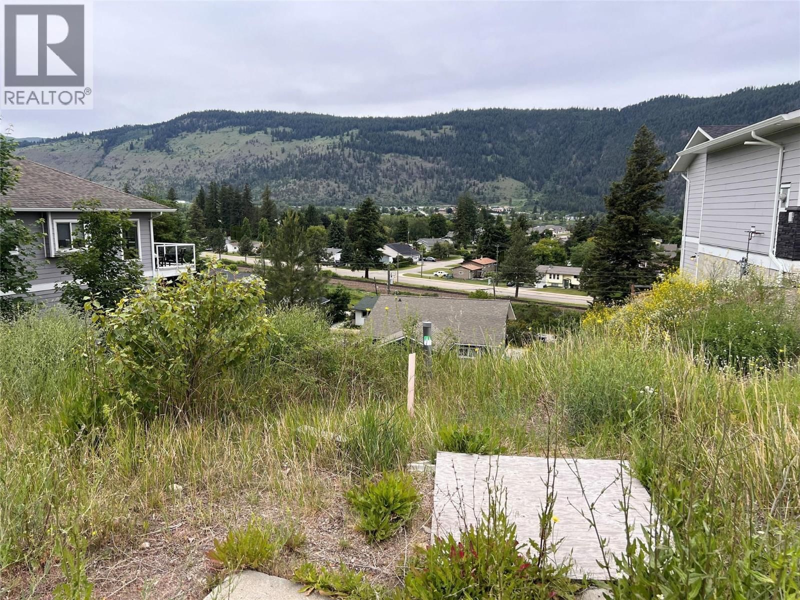 1248 Montgomery Place, Chase, British Columbia V0E 1M0
