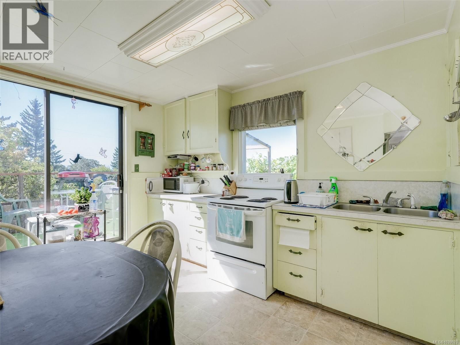 8 Camden Avenue property photo