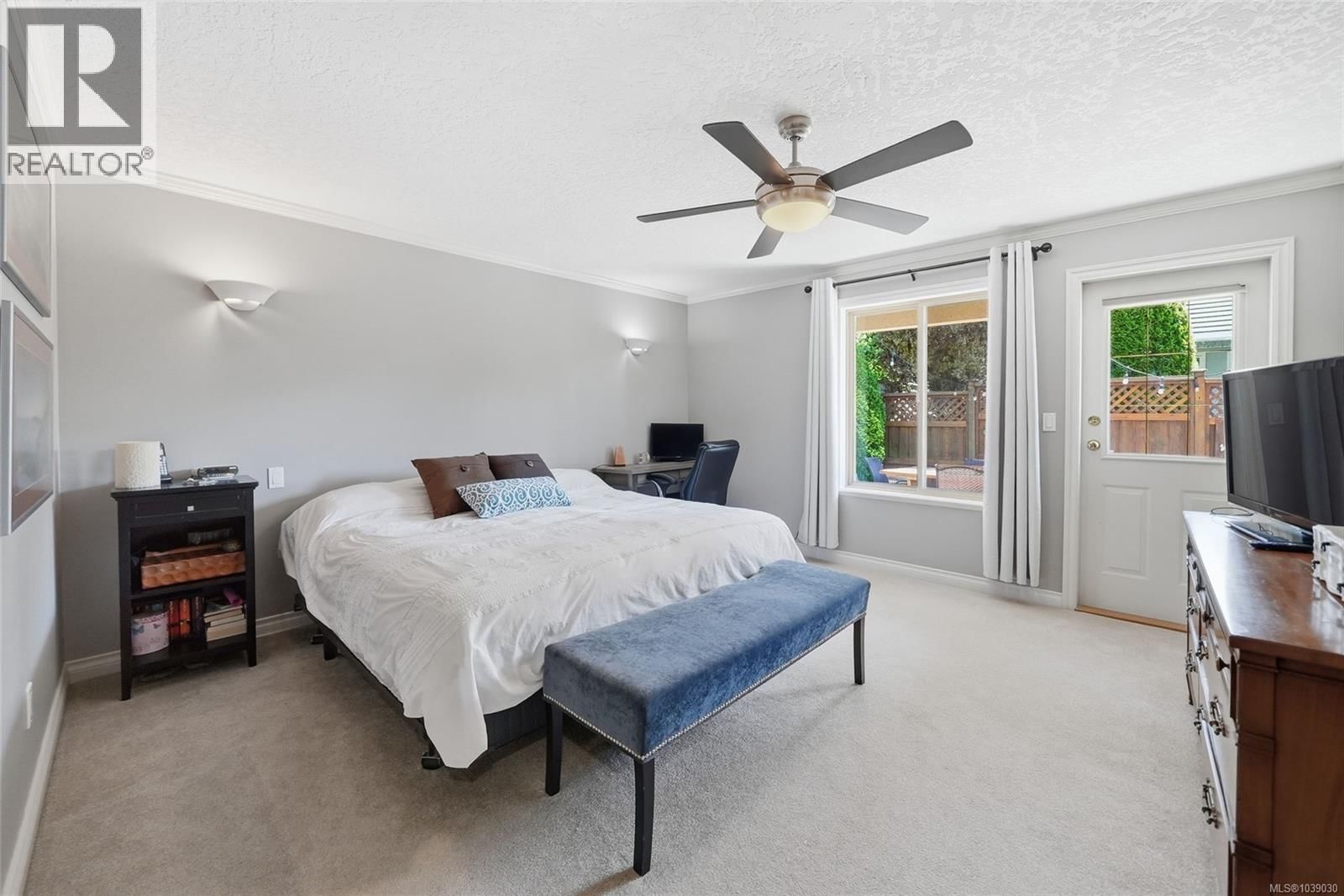1096 Aery View Way property photo