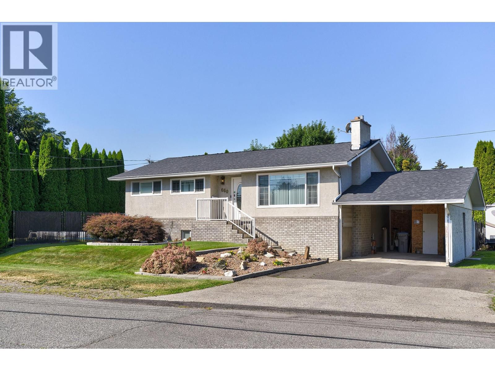 660 VALDES Drive, Kamloops, British Columbia V2B 5J2