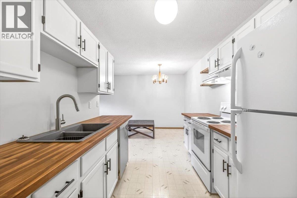 104 65 COKATO Road property photo