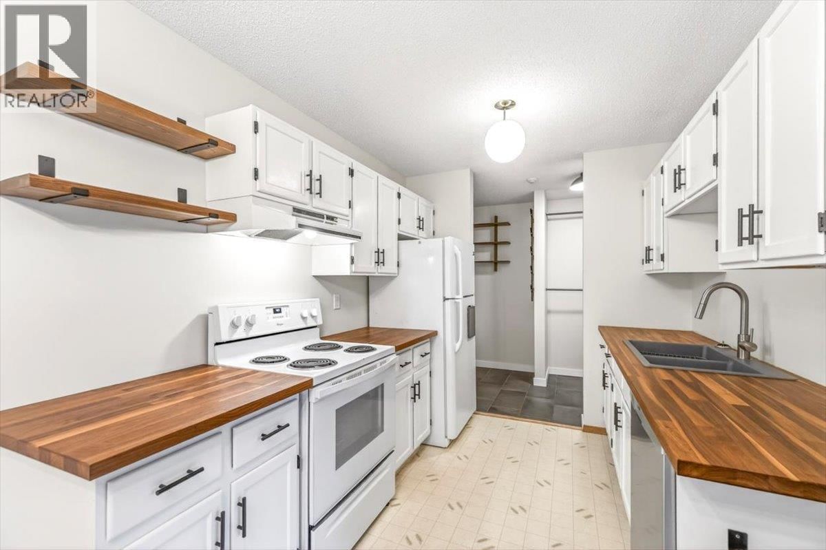 104 65 COKATO Road property photo