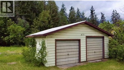 611 Slocan Street | Slocan British Columbia | Slide Image Seven