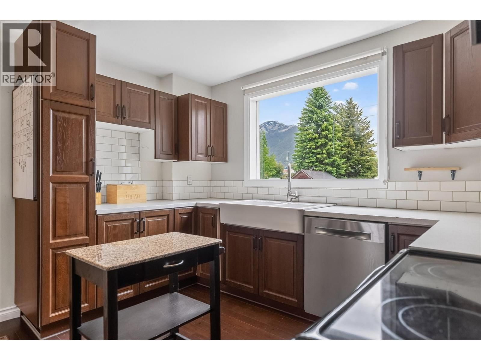 391 6TH Avenue property photo