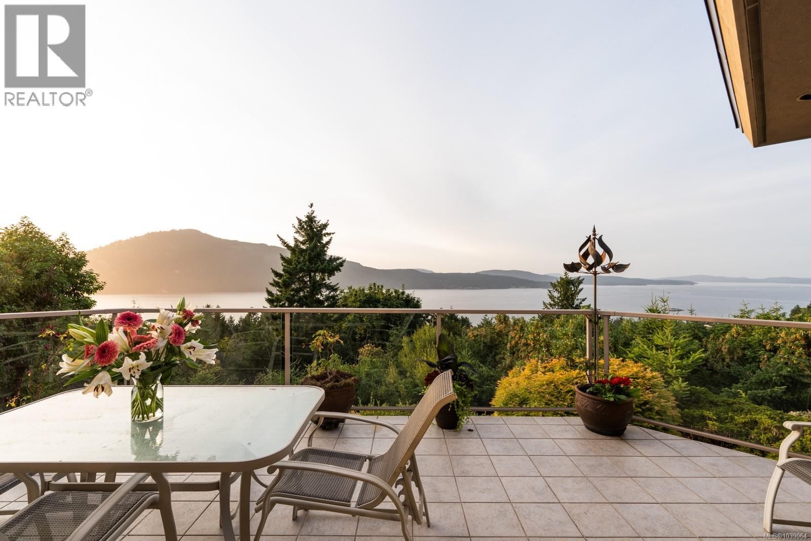 11406 Sycamore Drive, North Saanich, British Columbia V8L 5J9