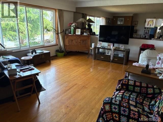 2535 Holyrood Drive property photo