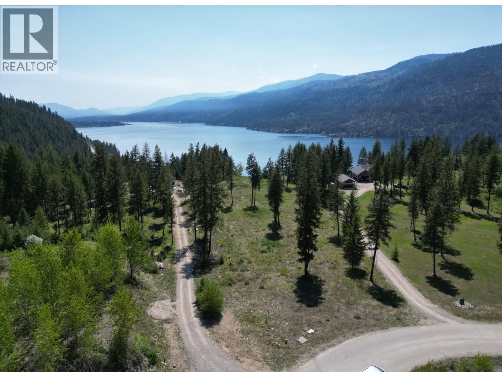  Caitlin Road, Christina Lake, British Columbia V0H 1E0