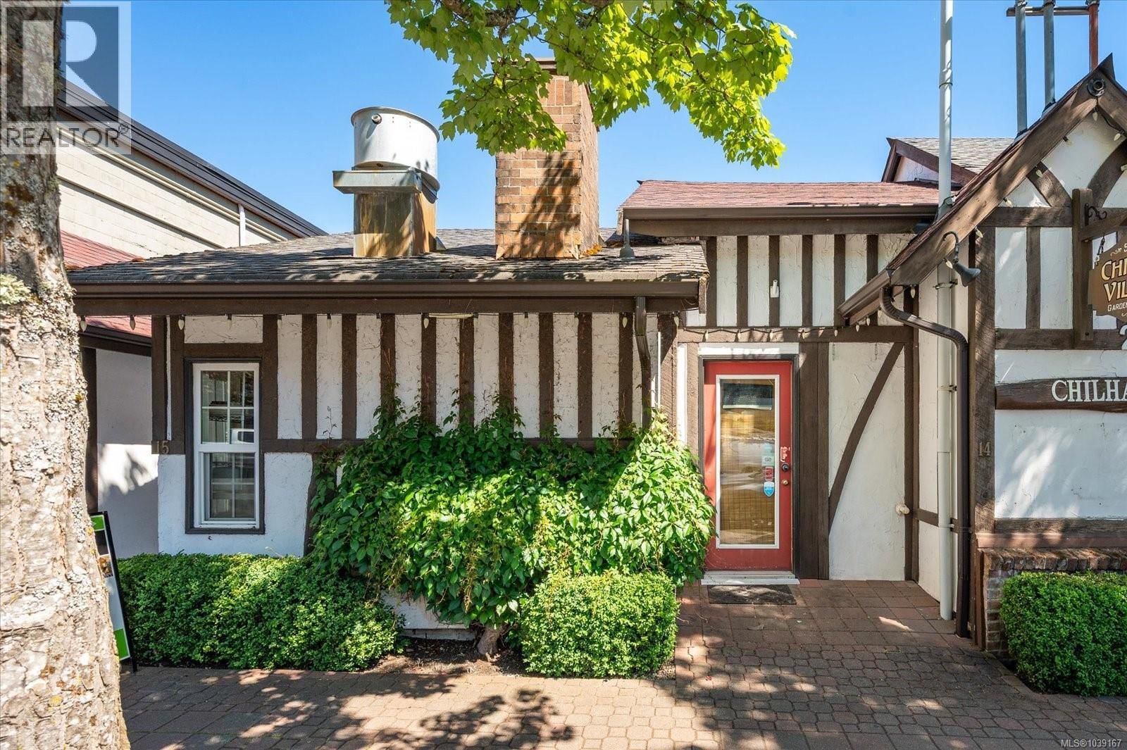 14&15 221 Second Avenue property photo