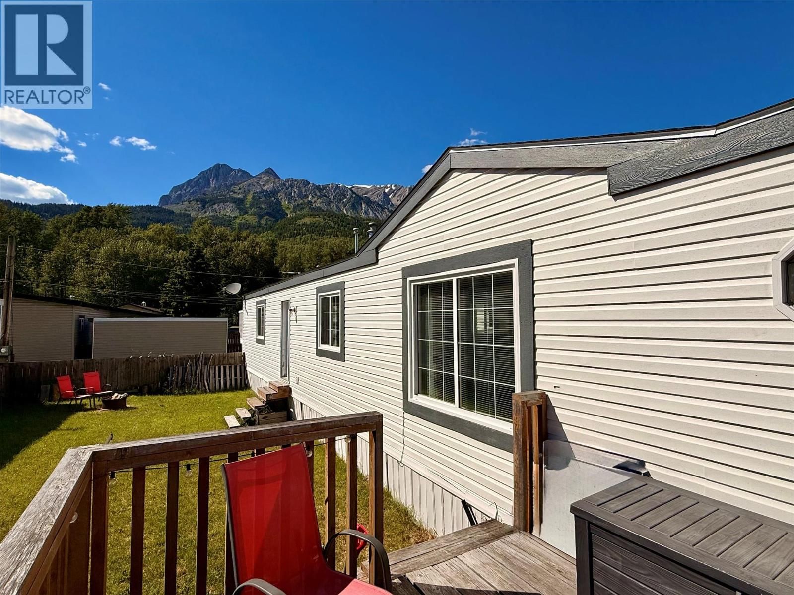 31 2011 3 Highway property photo